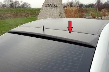 Rieger  Heckscheibenblende  mit Aussparung für Antenne